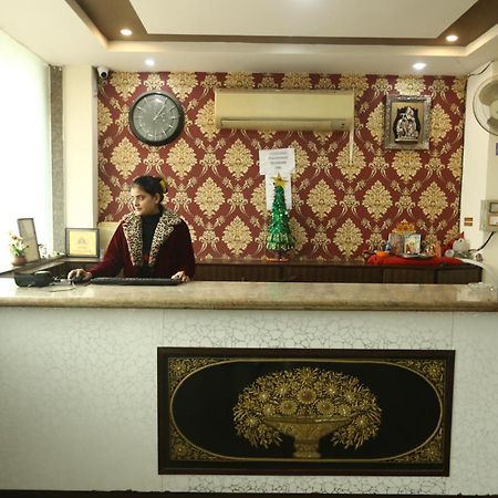 24 Hotel & Resort Агра Екстер'єр фото