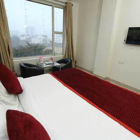 24 Hotel & Resort Агра Екстер'єр фото