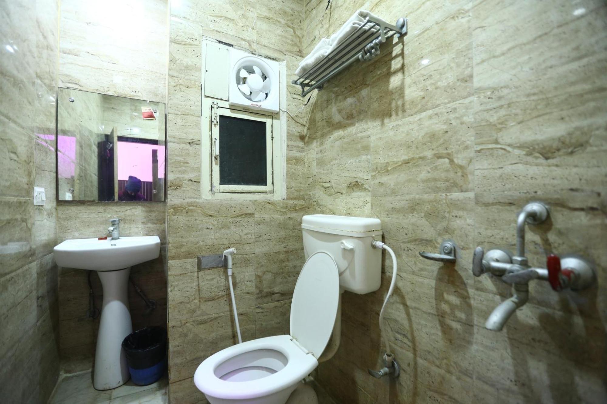 24 Hotel & Resort Агра Екстер'єр фото