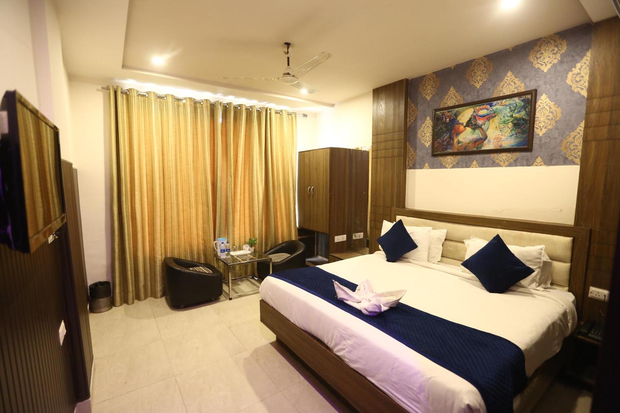 24 Hotel & Resort Агра Екстер'єр фото