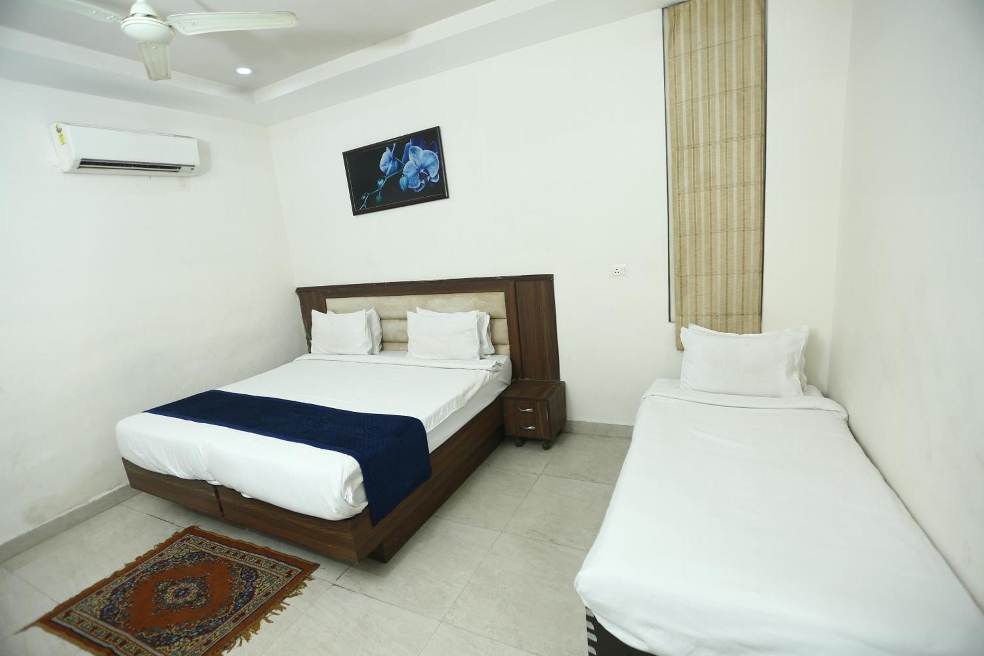 24 Hotel & Resort Агра Екстер'єр фото