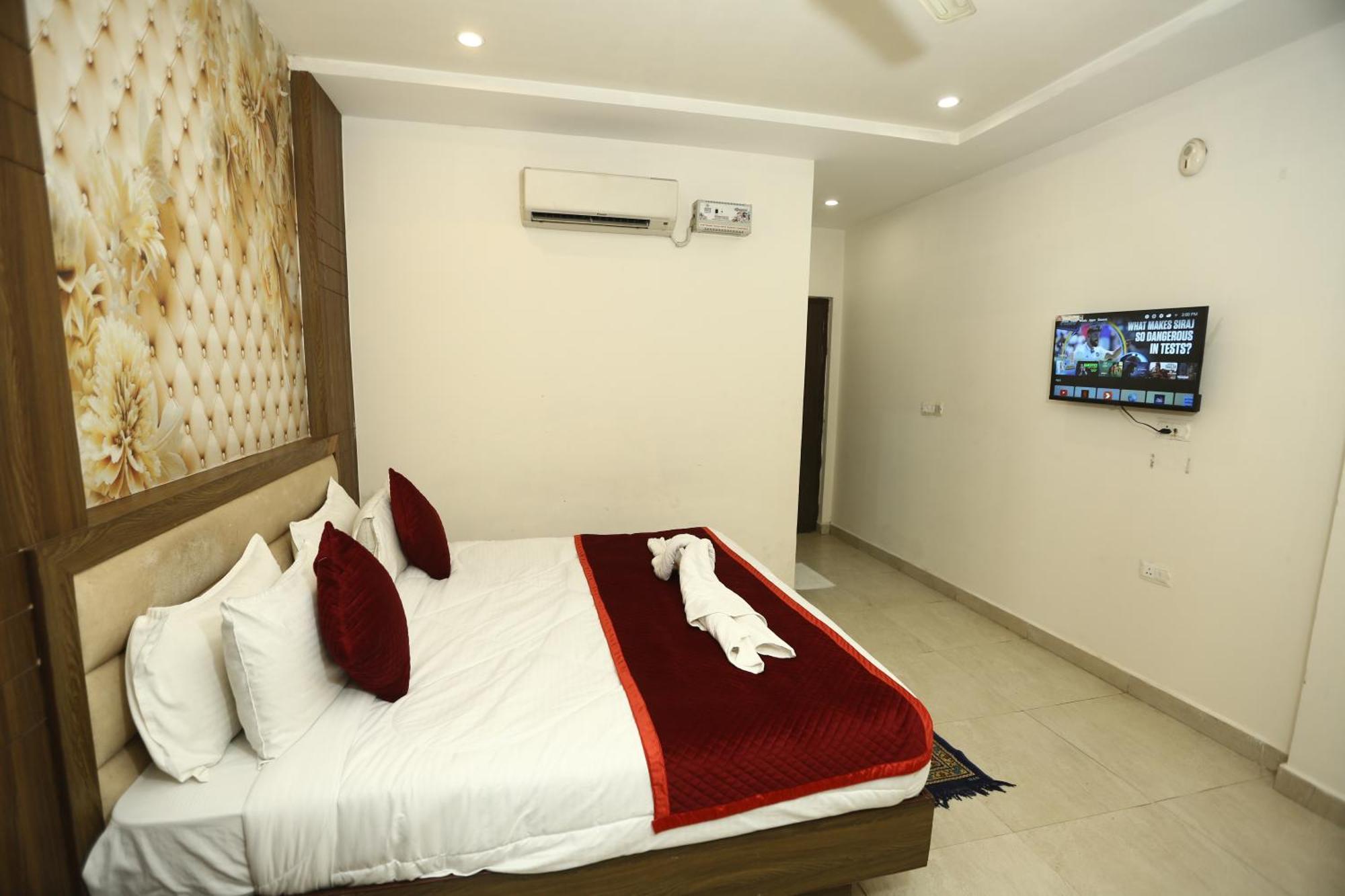 24 Hotel & Resort Агра Екстер'єр фото