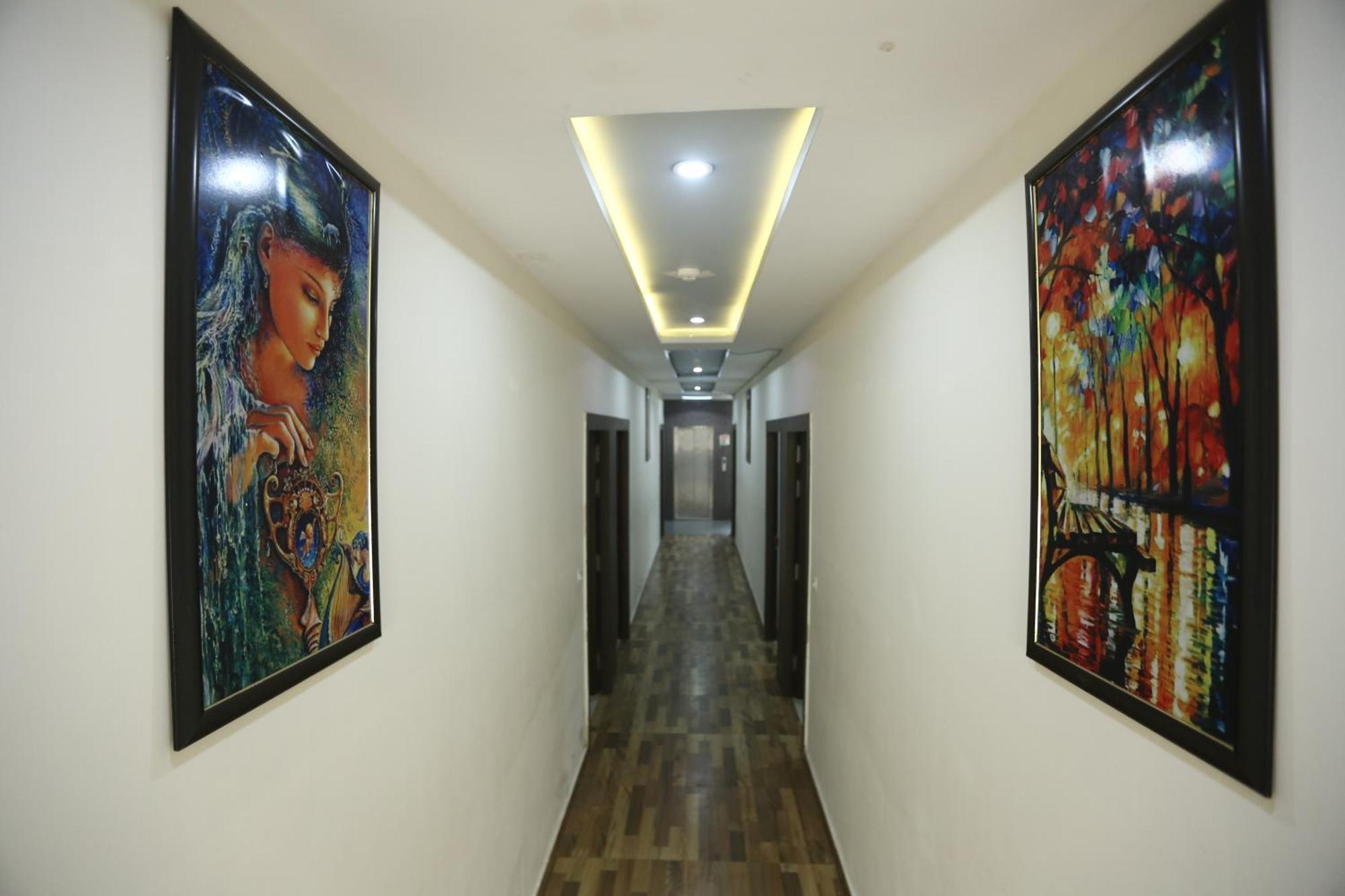 24 Hotel & Resort Агра Екстер'єр фото