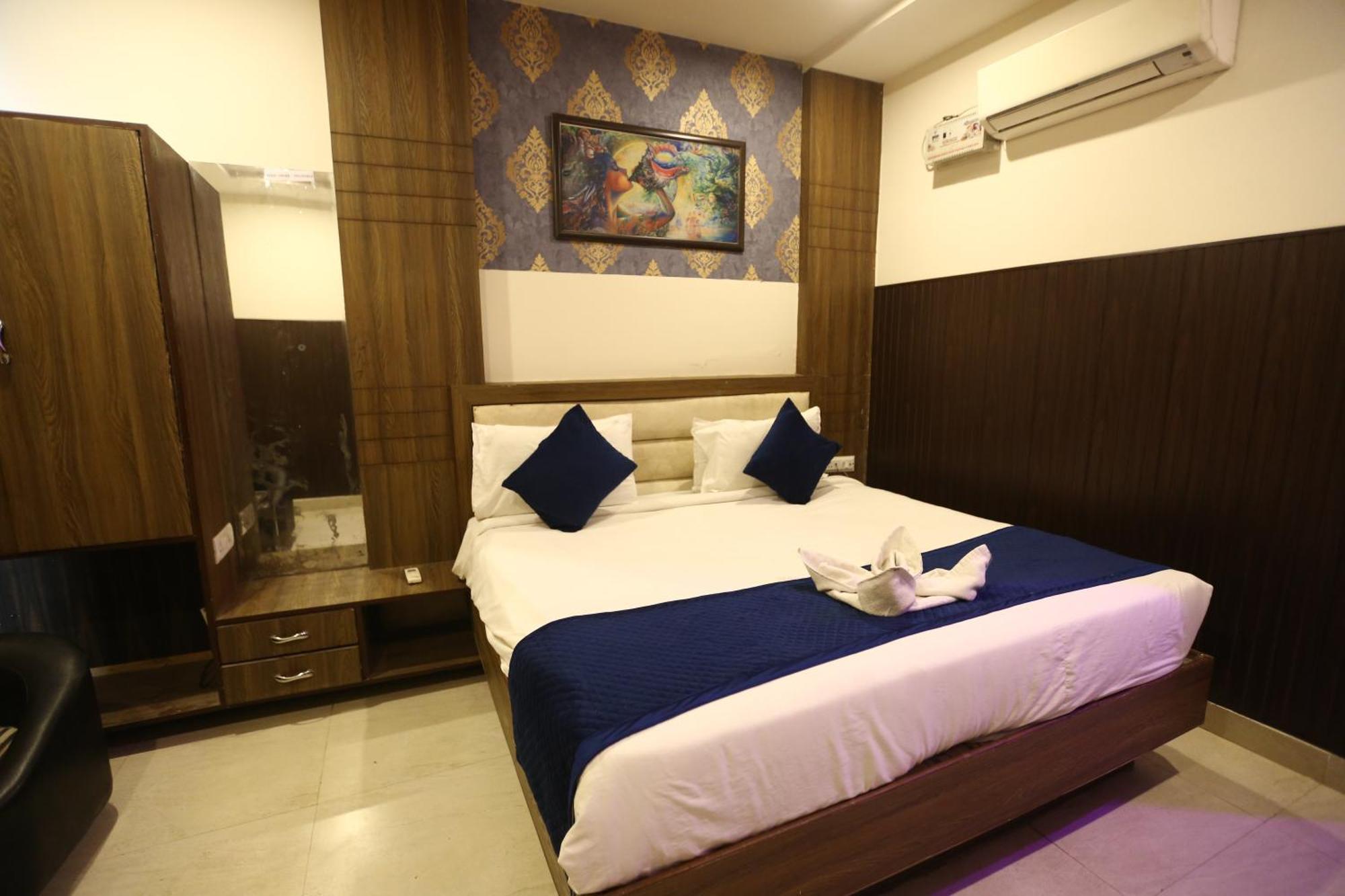 24 Hotel & Resort Агра Екстер'єр фото