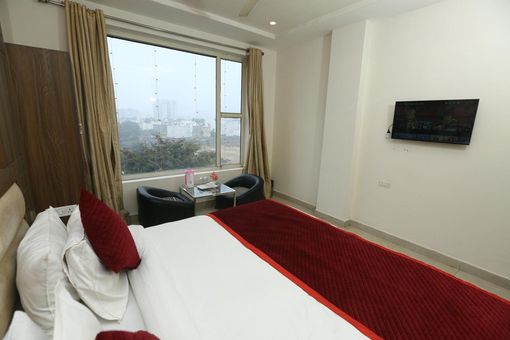 24 Hotel & Resort Агра Екстер'єр фото