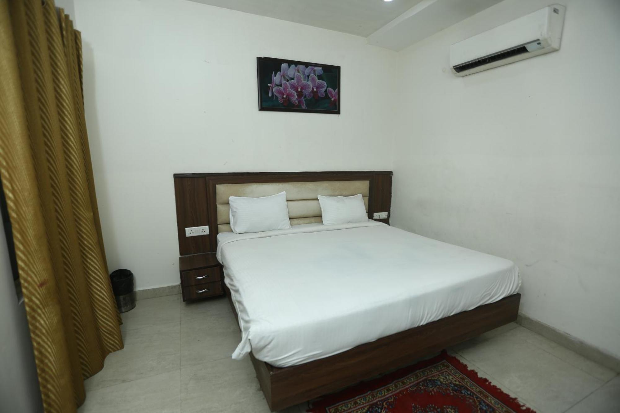 24 Hotel & Resort Агра Екстер'єр фото