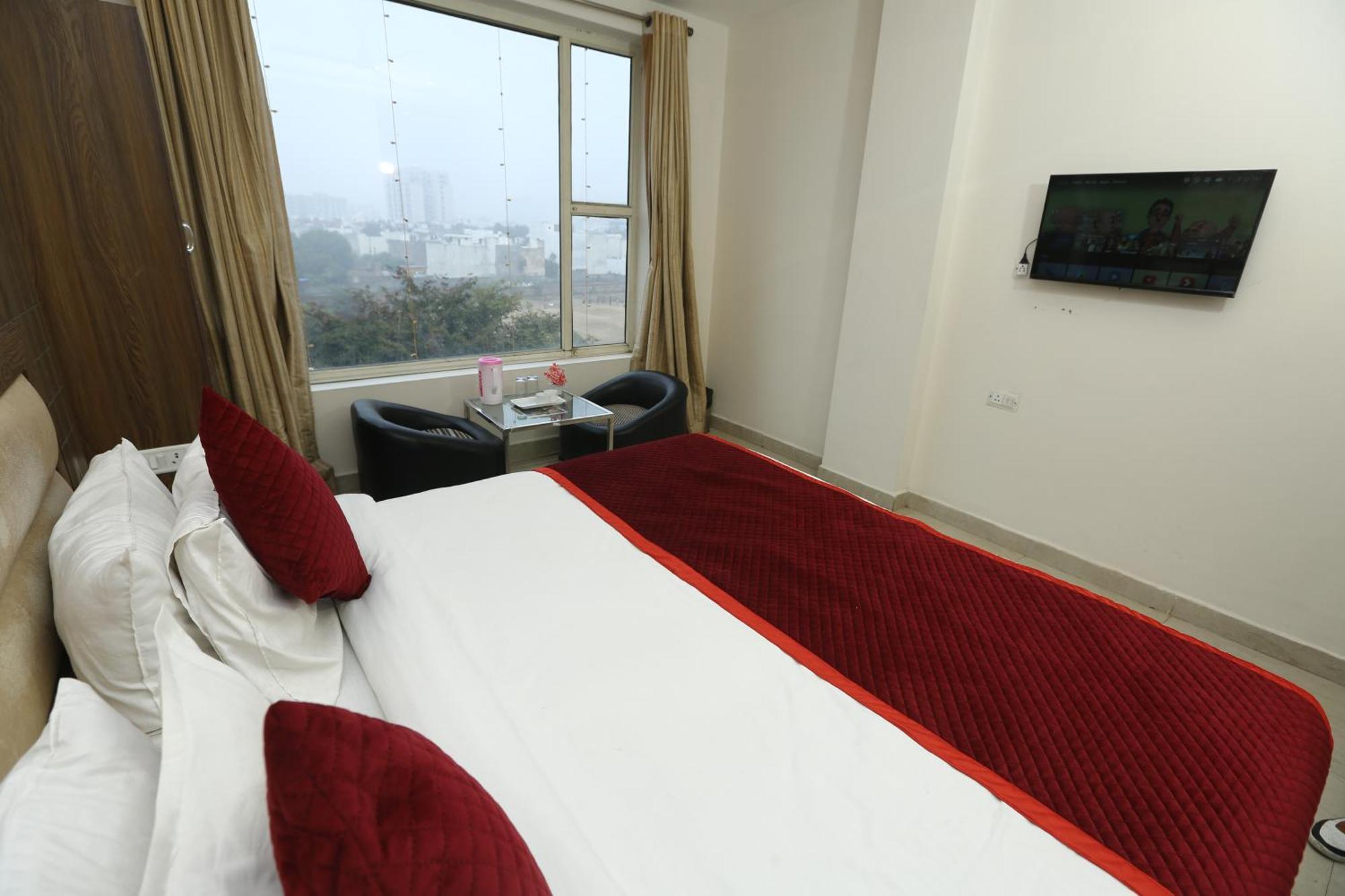 24 Hotel & Resort Агра Екстер'єр фото